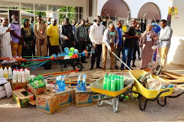 Tchad : Le personnel de la Primature initie une opération de salubrité citoyenne