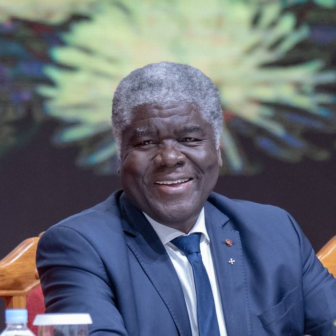 Côte d’Ivoire : Robert-Beugré Mambé  nommé nouveau Premier ministre et chef du gouvernement