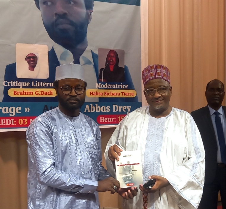 Mois du livre au Tchad : Abbas Drey présente son roman "Le rescapé du naufrage" Mois du livre au Tchad : Abbas Drey présente son roman "Le rescapé du naufrage"