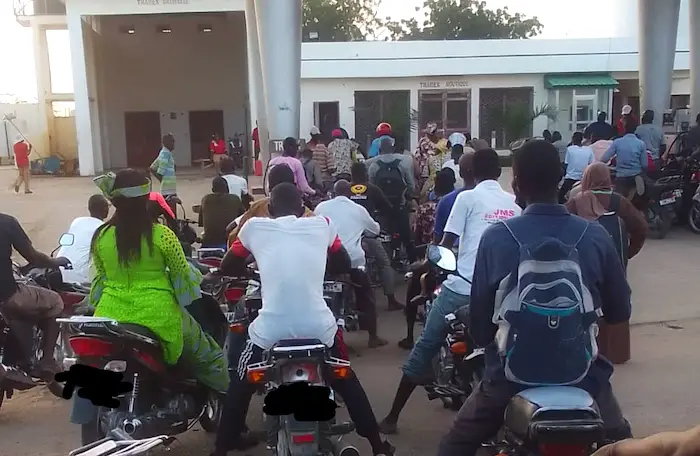 Carburant : Les Tchadiens aux prises avec des files d'attente interminables