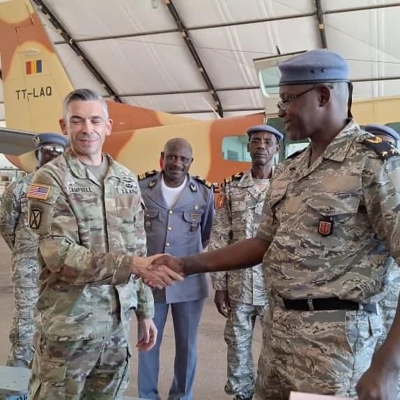 Tchad : l'US Army remet un important lot de matériels à l'armée de l'air Tchad : l'US Army remet un important lot de matériels à l'armée de l'air