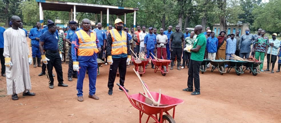 Tchad : Kélo s'engage pour l'environnement avec une journée de nettoyage hebdomadaire Tchad : Kélo s'engage pour l'environnement avec une journée de nettoyage hebdomadaire