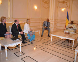 Tchad : Une délégation de sénateurs américains reçue par Idriss Déby
