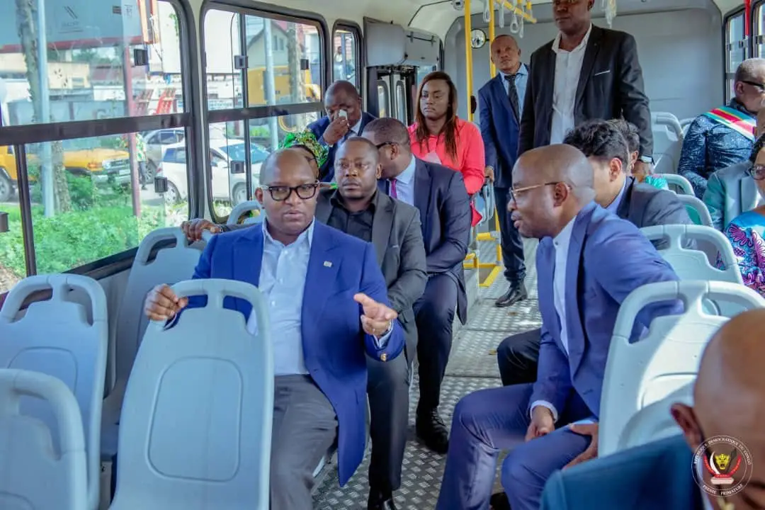 RDC : Le gouvernement réceptionne un lot de bus Mercedes-Benz Transco made in Congo