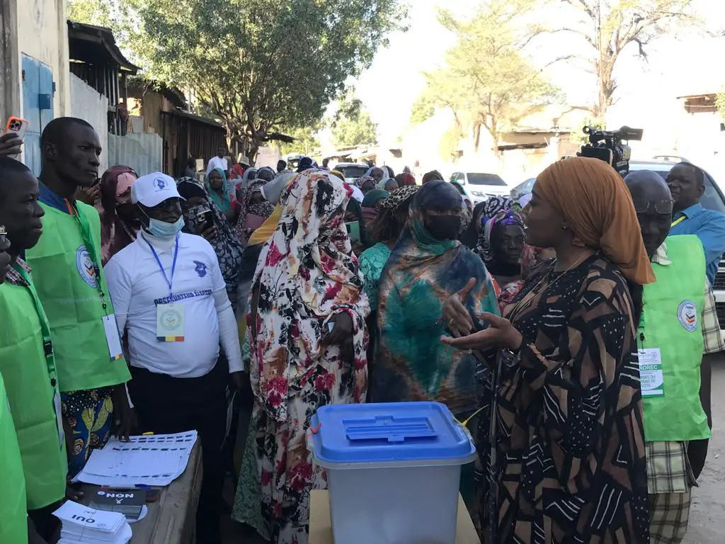 ​Tchad : Amina Priscille Longoh supervise le bon déroulement du référendum à N’Djamena