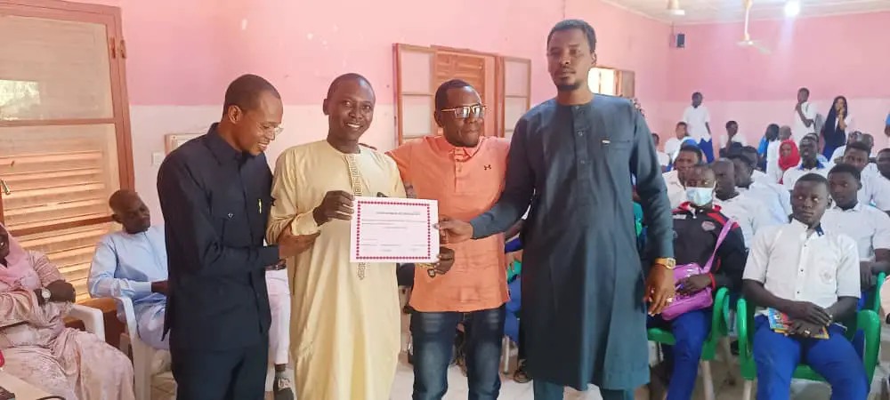 Tchad : Les écrivains du Batha honorent et encouragent le correspondant d'Alwihda Info pour son travail
