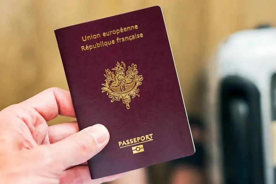 Destinations : voici les passeports les plus (et les moins) puissants du monde en 2024