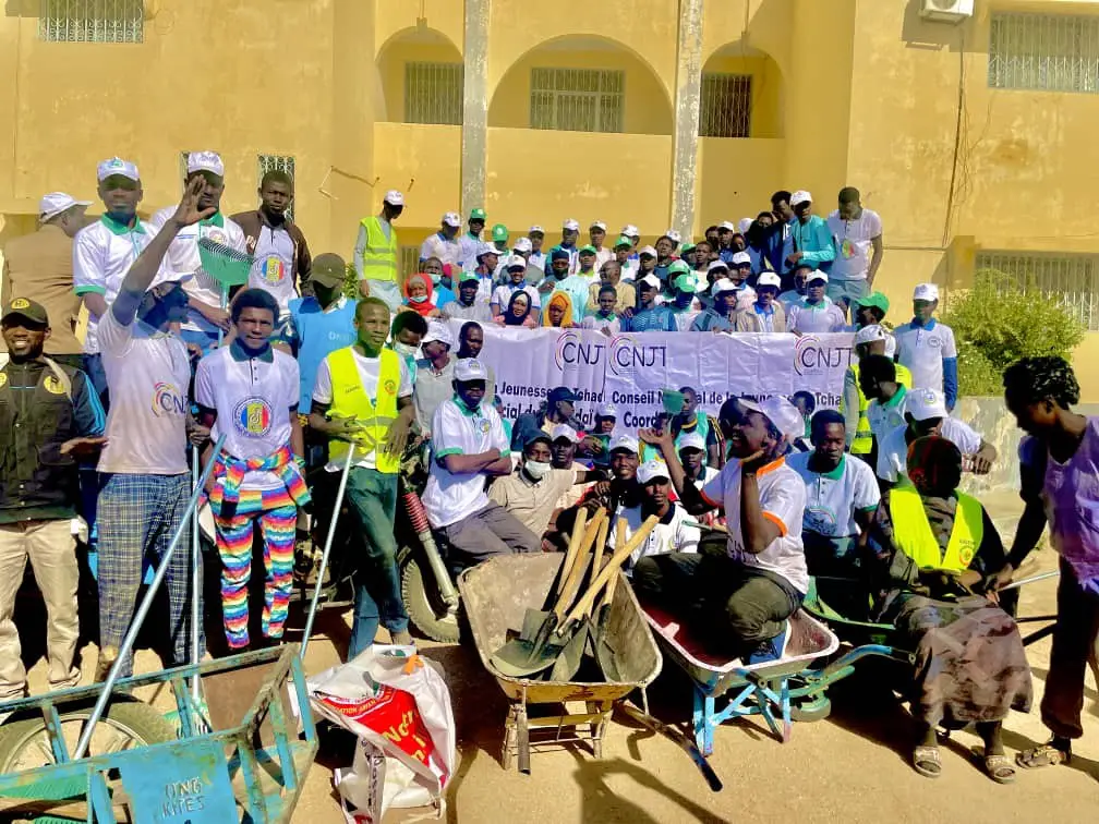 Tchad : Le CNJT Nettoie la Résidence du Gouvernorat du Ouaddaï