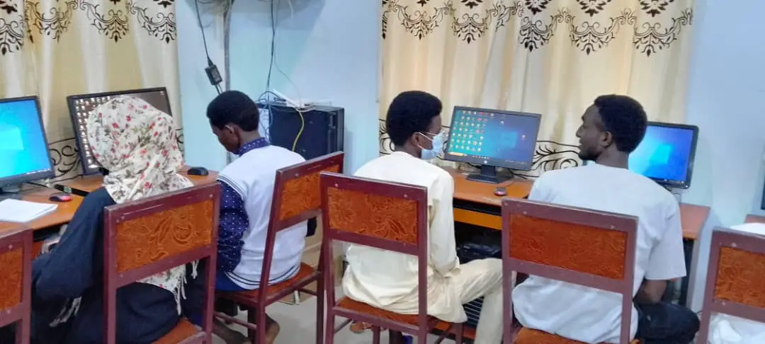 Tchad : formation en informatique de base pour les Jeunes du projet Goumoulena Chabab