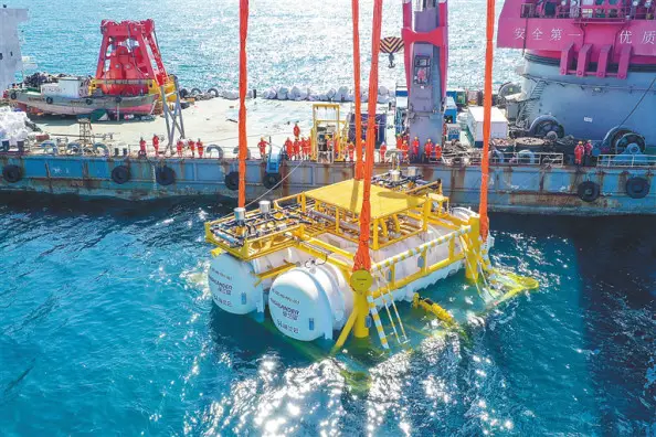 The first module of China's commercial undersea data center is launched in Lingshui Li autonomous county, south China's Hainan province. (Photo by Wang Chenglong)