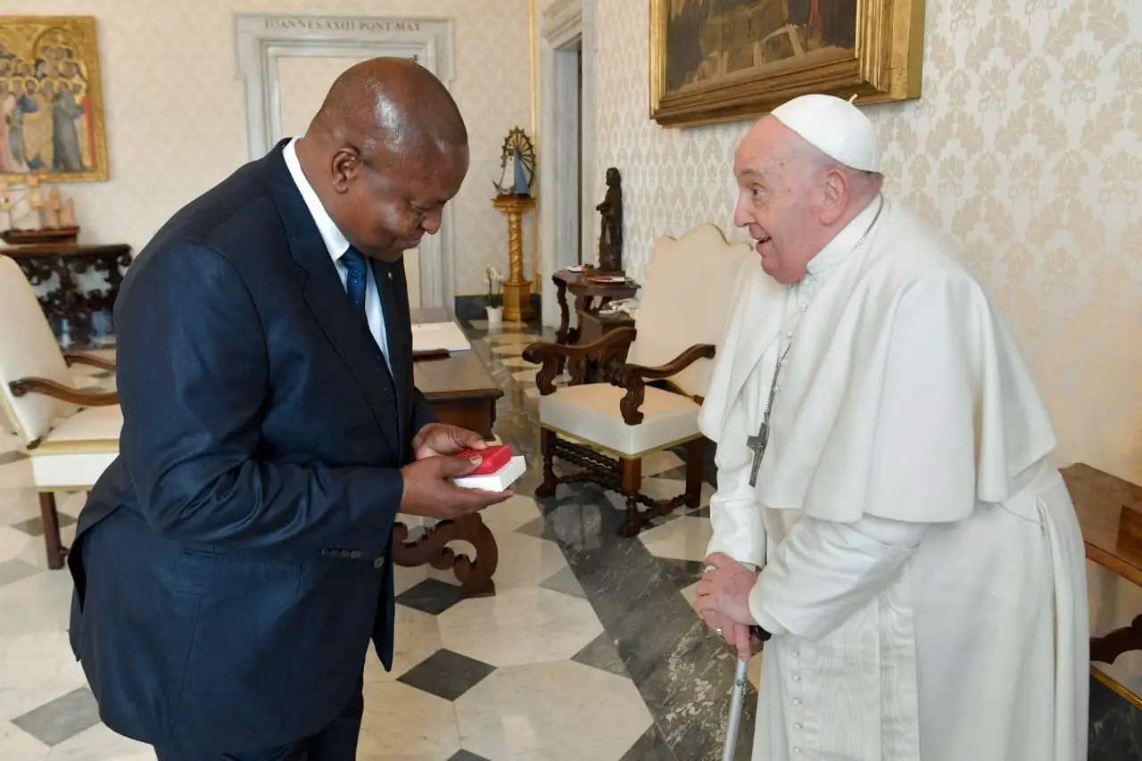 Sommet Afrique – Italie : Le Président Centrafricain, Touadéra, reçu par le Pape François à Rome