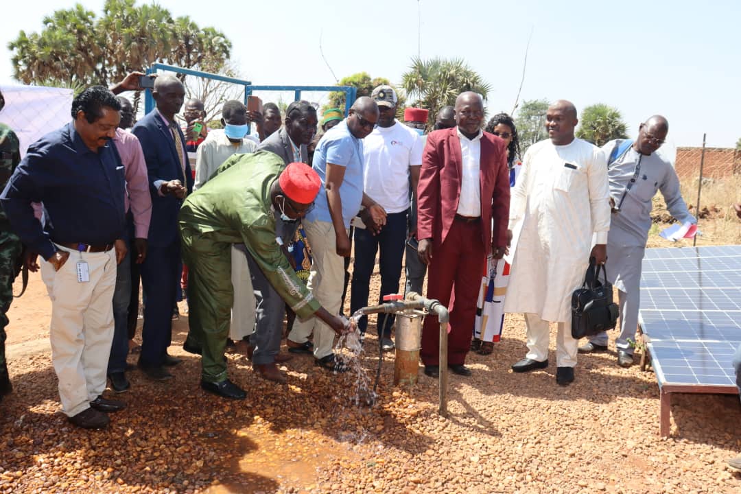 Tchad : dans le Logone Oriental, Laham Tchad offre des ouvrages hydrauliques au village Faya Tchad : dans le Logone Oriental, Laham Tchad offre des ouvrages hydrauliques au village Faya