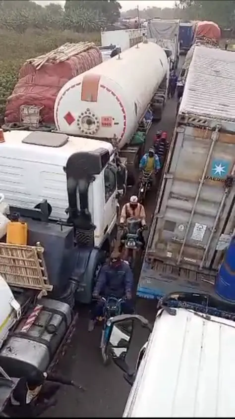 Tracasseries sur le Corridor Douala-Ndjamena : Les camionneurs observent un mouvement de protestation