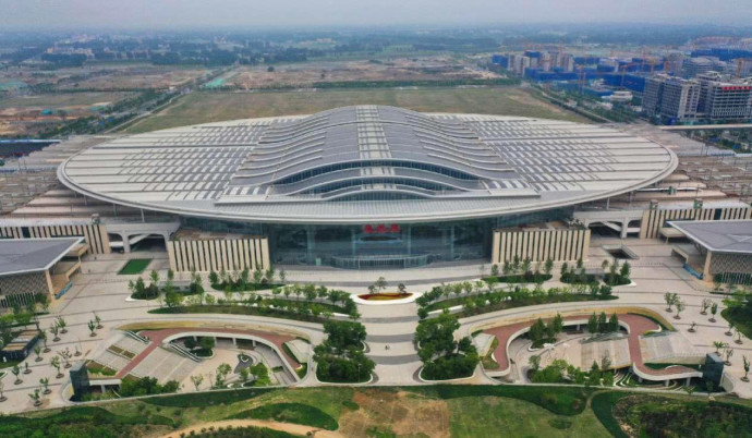 Photo shows the Xiong'an Railway Station. (Photo by Yang Baosen/People's Daily Online) Photo shows the Xiong'an Railway Station. (Photo by Yang Baosen/People's Daily Online)