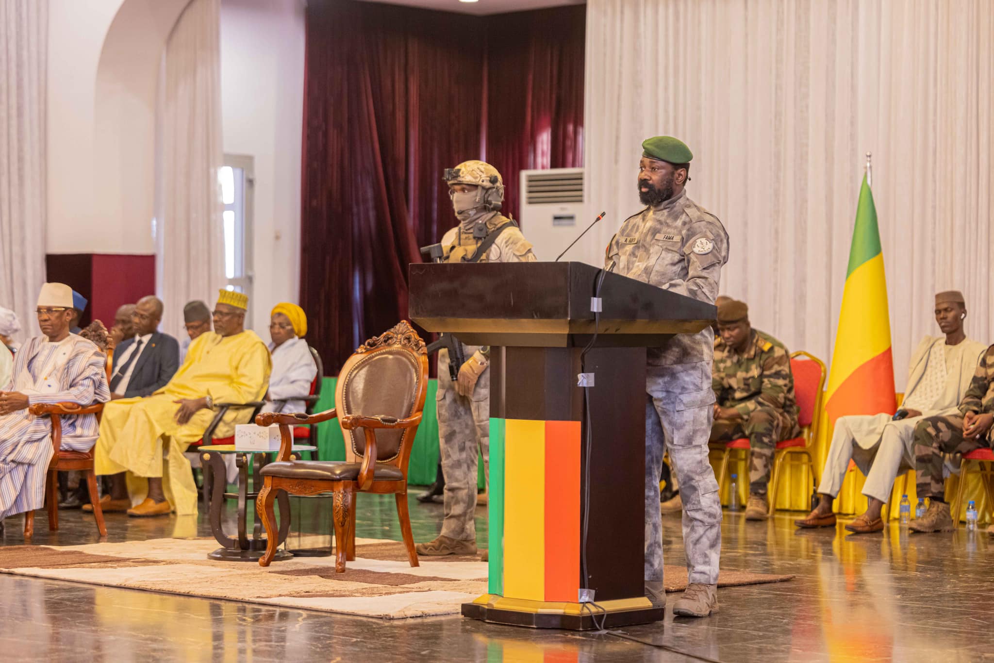 Mali : le président de la Transition et la presse échangent les vœux 2024 Mali : le président de la Transition et la presse échangent les vœux 2024