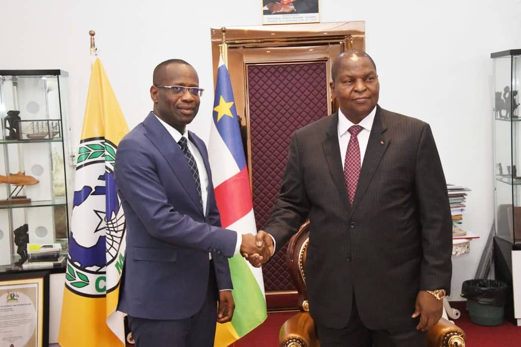 RCA : le président de la République reçoit le nouveau gouverneur de la BEAC RCA : le président de la République reçoit le nouveau gouverneur de la BEAC