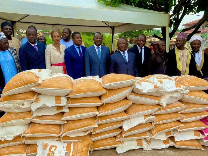 Cameroun : le ministre du Commerce offre des denrées alimentaires à la communauté musulmane