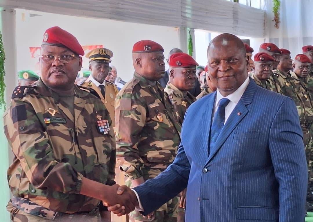 Centrafrique : 16 officiers promus au grade supérieur Centrafrique : 16 officiers promus au grade supérieur