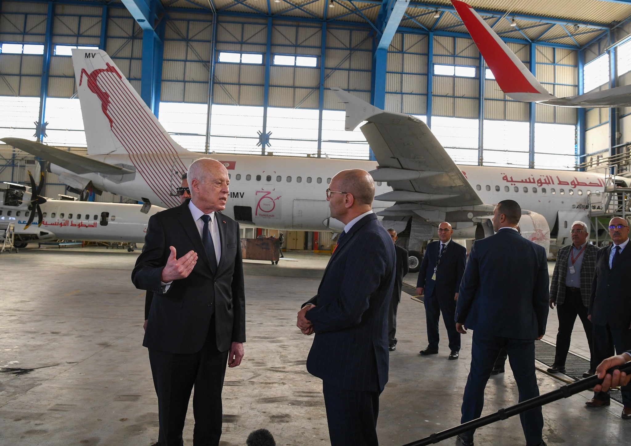 Tunisie : le président fait une descente à l'aéroport de Tunis et constate des irrégularités