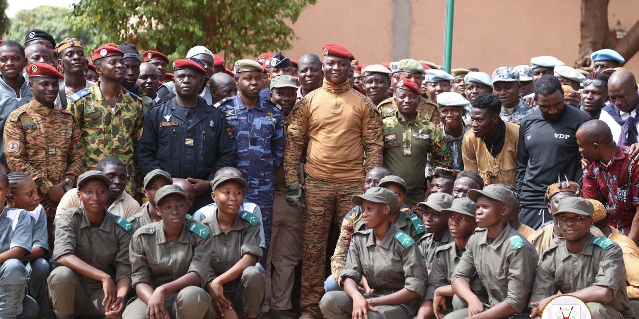 Burkina : Le Président Traoré aux forces de défense : « Préparez-vous à la guerre de haute intensité ! »