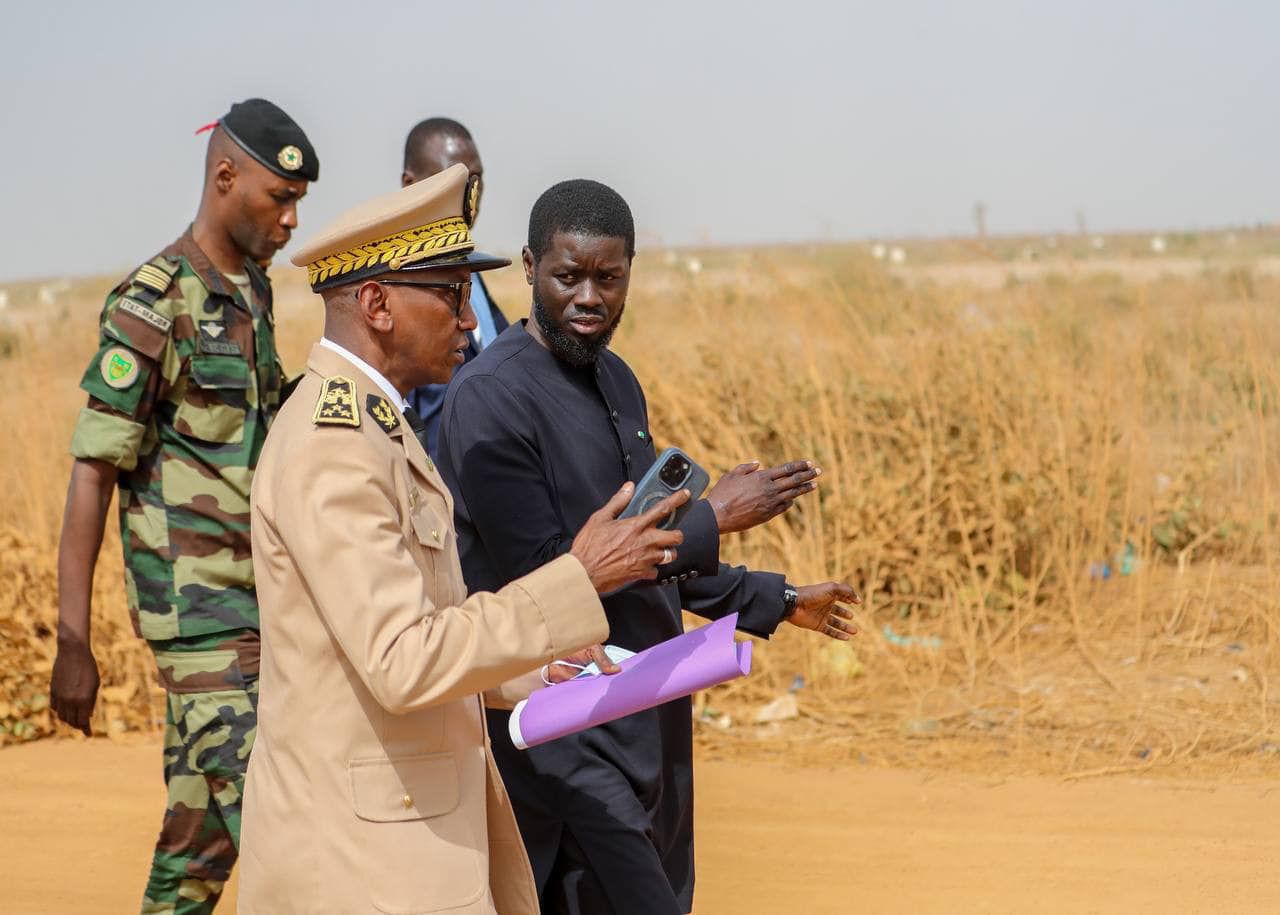 Sénégal : le président Bassirou Diomaye en visite sur le site de M’bour 4