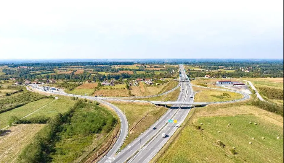 Photo shows the E-763 highway built by a Chinese company in Serbia. (Photo by Wang Wei)