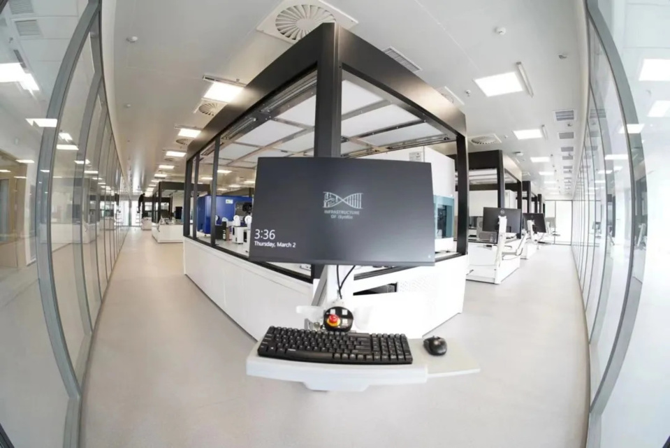 Photo shows a laboratory of a synthetic biology facility in a life science park in Shenzhen, south China's Guangdong province.(Photos from the WeChat public account of the publicity department of Guangming district, Shenzhen)