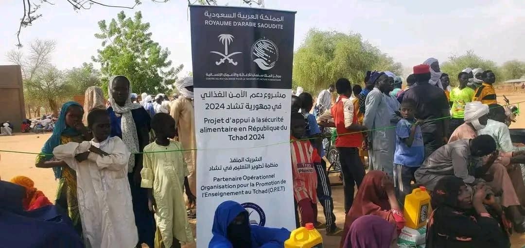 Tchad : Le Centre du Roi Salman a remis des dons de vivres à la population vulnérable de la sous-préfecture de Baro Tchad : Le Centre du Roi Salman a remis des dons de vivres à la population vulnérable de la sous-préfecture de Baro