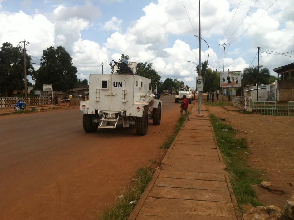 Un véhicule blindé de la force internationale sous l'égide de l'ONU. Crédit photo : Diaspora Media Un véhicule blindé de la force internationale sous l'égide de l'ONU. Crédit photo : Diaspora Media
