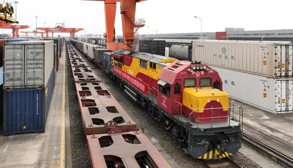 A train carrying fresh fruits arrives in Chengdu, southwest China's Sichuan province via the China-Laos Railway, Feb. 24, 2024. (Photo by Bai Guibin/People's Daily Online)
