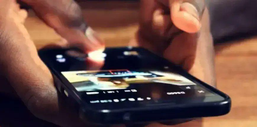 Tchad : le vol de téléphones portables, un phénomène fréquent à N'Djamena Tchad : le vol de téléphones portables, un phénomène fréquent à N'Djamena