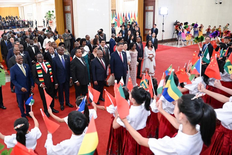 International guests attending the 2024 Summit of the Forum on China-Africa Cooperation (FOCAC) are greeted by children on their way to a welcome banquet held by Chinese President Xi Jinping and his wife Peng Liyuan at the Great Hall of the People in Beijing, capital of China, Sept. 4, 2024. (Xinhua/Zhang Ling) International guests attending the 2024 Summit of the Forum on China-Africa Cooperation (FOCAC) are greeted by children on their way to a welcome banquet held by Chinese President Xi Jinping and his wife Peng Liyuan at the Great Hall of the People in Beijing, capital of China, Sept. 4, 2024. (Xinhua/Zhang Ling)
