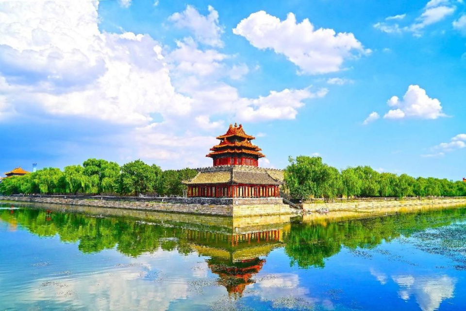 Photo shows a turret of the Forbidden City in Beijing, capital of China. (Photo by Song Jiaru/People's Daily Online)