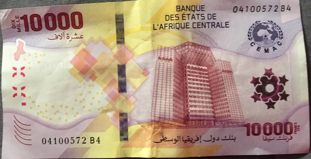 Société :  doit-on dévoiler son salaire à sa femme ? Société :  doit-on dévoiler son salaire à sa femme ?