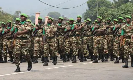 Un dérachement de l'armée camerounaise: combattre la criminalité sous toutes ses formes.
