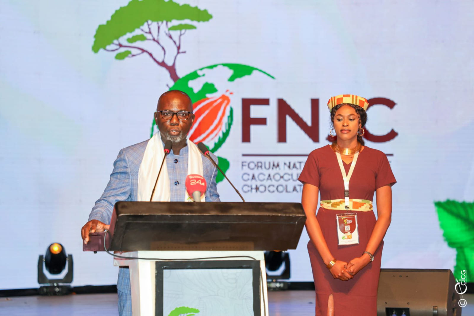 Côte d’Ivoire : le gouvernement encourage les jeunes à être les pionniers de la réinvention de la filière cacao