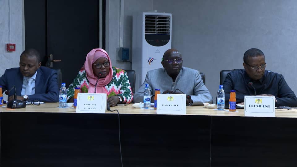 Tchad : le PM installe les membres de la Commission de dénonciation de coopération militaire avec la France Tchad : le PM installe les membres de la Commission de dénonciation de coopération militaire avec la France