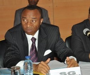 le Secrétaire Général du Ministère des Finances, M. EBANG MVE en avril 2014 a donné un mandat au Cabinet ATOU pour la sauvegarde et la gestion des actifs résiduels des sociétés REGIFERCAM, ONPC et ONCPB et parallèlement, il a saisi directement à l’insu de son chef de département M. Alamine Ousmane Mey, le Ministre d’Etat chargé de la Justice le Secrétaire Général du Ministère des Finances, M. EBANG MVE en avril 2014 a donné un mandat au Cabinet ATOU pour la sauvegarde et la gestion des actifs résiduels des sociétés REGIFERCAM, ONPC et ONCPB et parallèlement, il a saisi directement à l’insu de son chef de département M. Alamine Ousmane Mey, le Ministre d’Etat chargé de la Justice