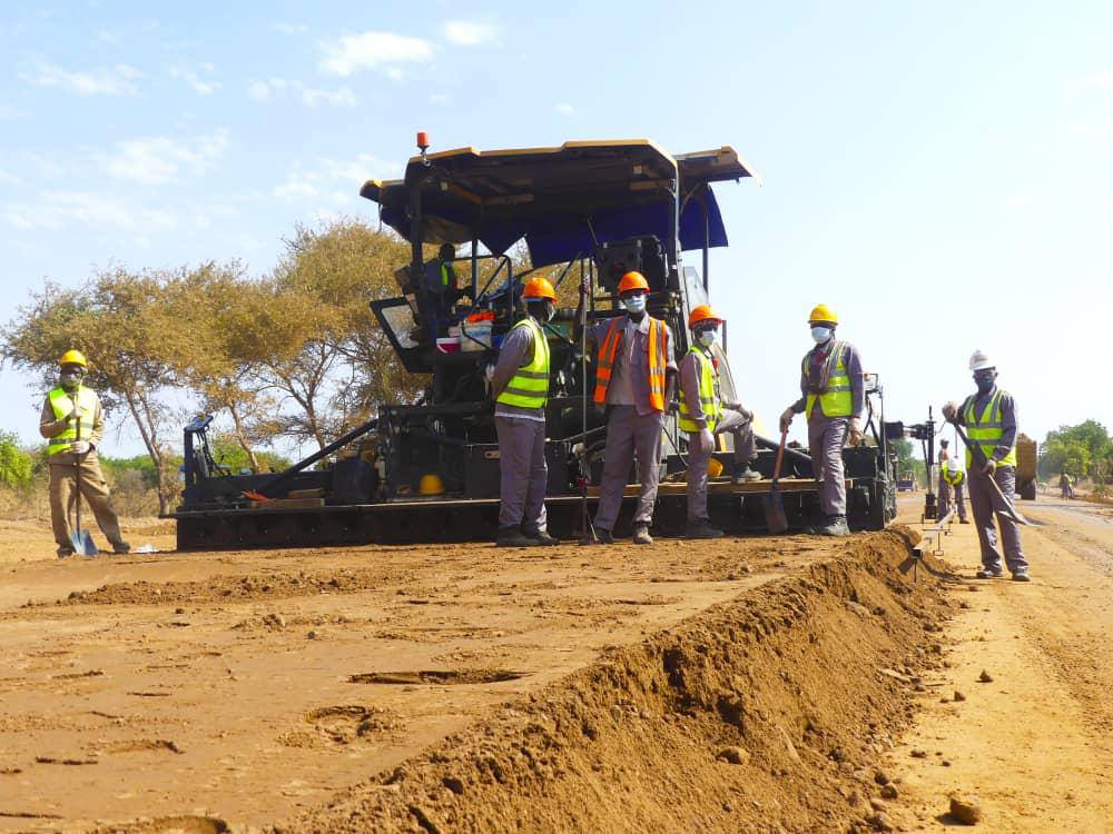 Tchad : Le gouvernement accélère les travaux de réhabilitation de la route N'Djaména-Guélendeng Tchad : Le gouvernement accélère les travaux de réhabilitation de la route N'Djaména-Guélendeng