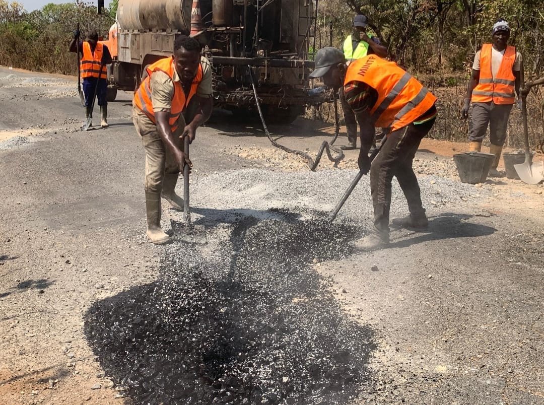 Cameroun : près de 4500 nids de poules bouchés entre Ngaoundéré et Garoua Cameroun : près de 4500 nids de poules bouchés entre Ngaoundéré et Garoua