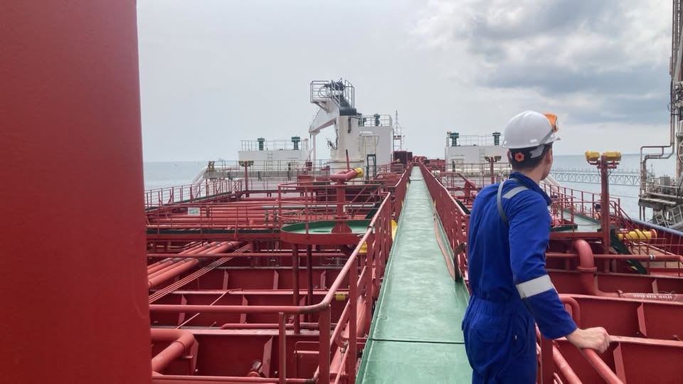 Don de gazole russe à la RCA : le pompage au port de Limbé touche à sa fin Don de gazole russe à la RCA : le pompage au port de Limbé touche à sa fin