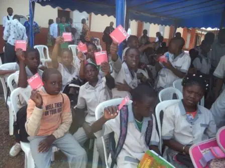 Des élèves du lycée Leclerc de Yaoundé.