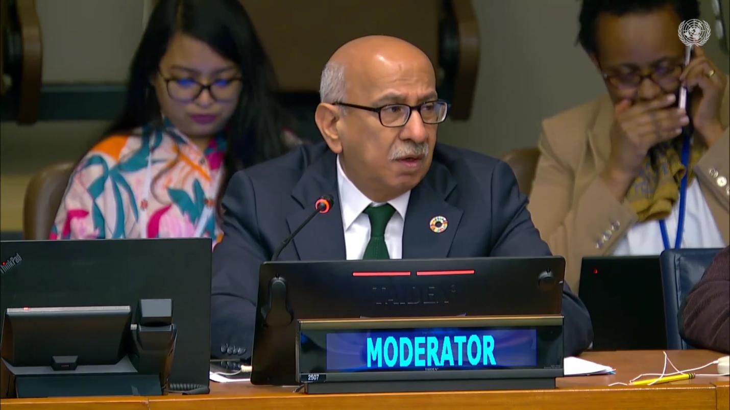 M.Navid Hanif, Sous-secrétaire général au développement économique du Département des affaires économiques et sociales (DESA), qui a servi de modérateur de la session. Photo : social.desa.un.org/csocd/63rd-session M.Navid Hanif, Sous-secrétaire général au développement économique du Département des affaires économiques et sociales (DESA), qui a servi de modérateur de la session. Photo : social.desa.un.org/csocd/63rd-session