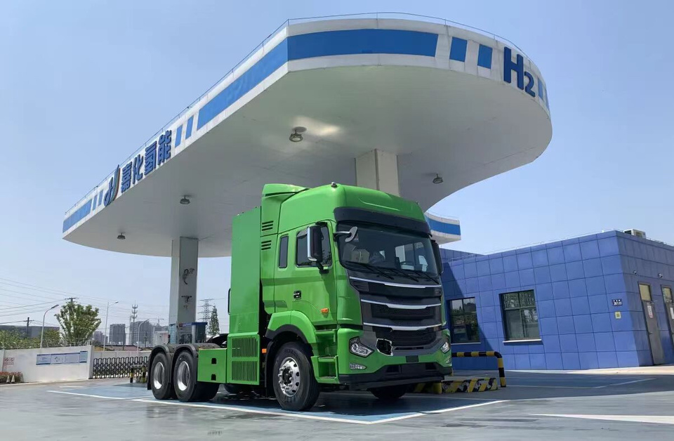 Photo shows a hydrogen refueling station in Zhangjiagang, east China's Jiangsu province. (Photo provided by an interviewee)