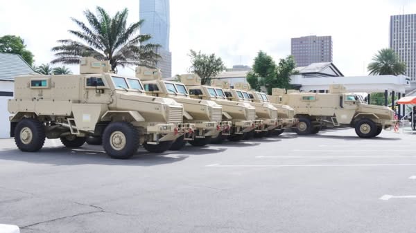 Côte d'Ivoire : Les États-Unis remettent 13 véhicules blindés Puma M36 aux forces militaires ivoiriennes