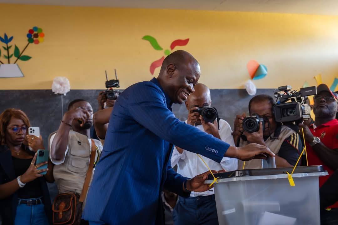 Présidentielle 2025 au Gabon : Brice Oligui Nguema remporte l'élection avec 90,35% Présidentielle 2025 au Gabon : Brice Oligui Nguema remporte l'élection avec 90,35%