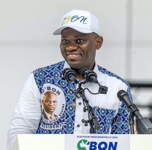 Présidentielle au Gabon : Brice Clotaire Oligui Nguema, Premier Président de la Ve République, félicité par le Président  Macron