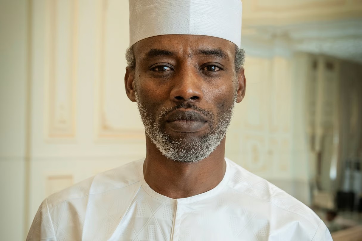Idriss Youssouf Boy, directeur de cabinet du président Mahamat Idriss Déby Itno, le 13 avril 2024 au palais présidentiel. © Vincent Fournier pour JA