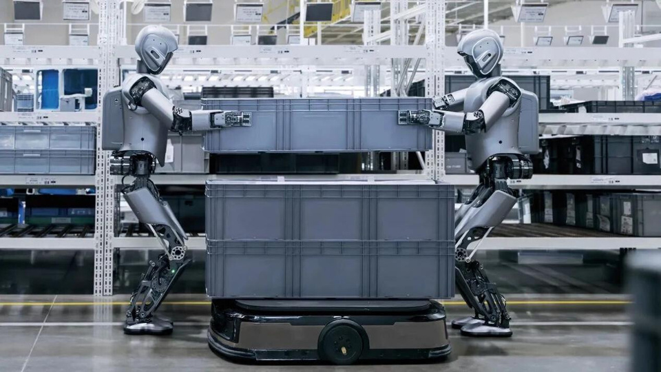UBTECH's industrial humanoid robot Walker S1 recently completed the world's first multi-robot, multi-task, and multi-scenario collaborative training at a 5G smart factory of Zeekr, a brand under Chinese carmaker Geely. (Photo provided by UBTECH)