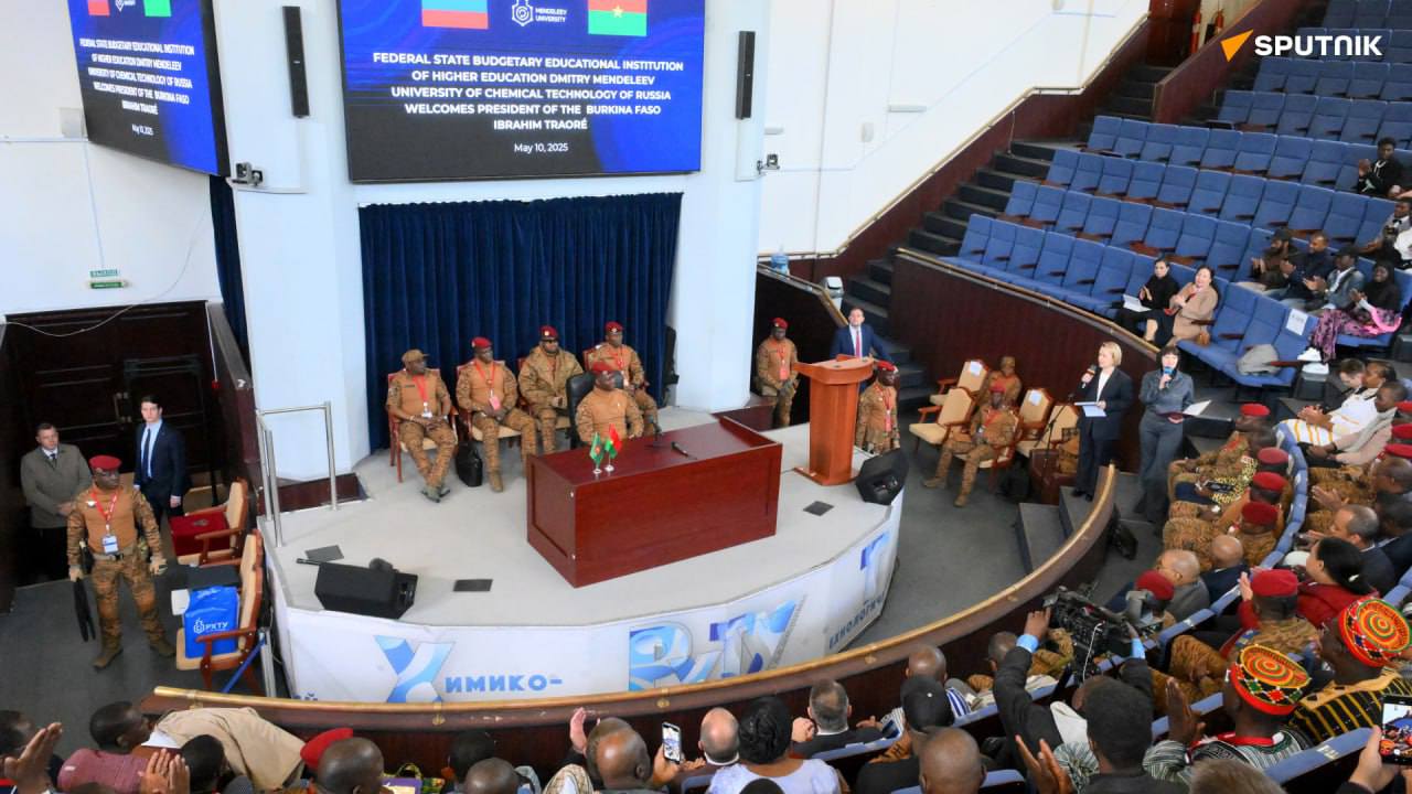 Burkina Faso : Le Capitaine Traoré rencontre des étudiants Africains en Russie et évoque la coopération éducative Burkina Faso : Le Capitaine Traoré rencontre des étudiants Africains en Russie et évoque la coopération éducative